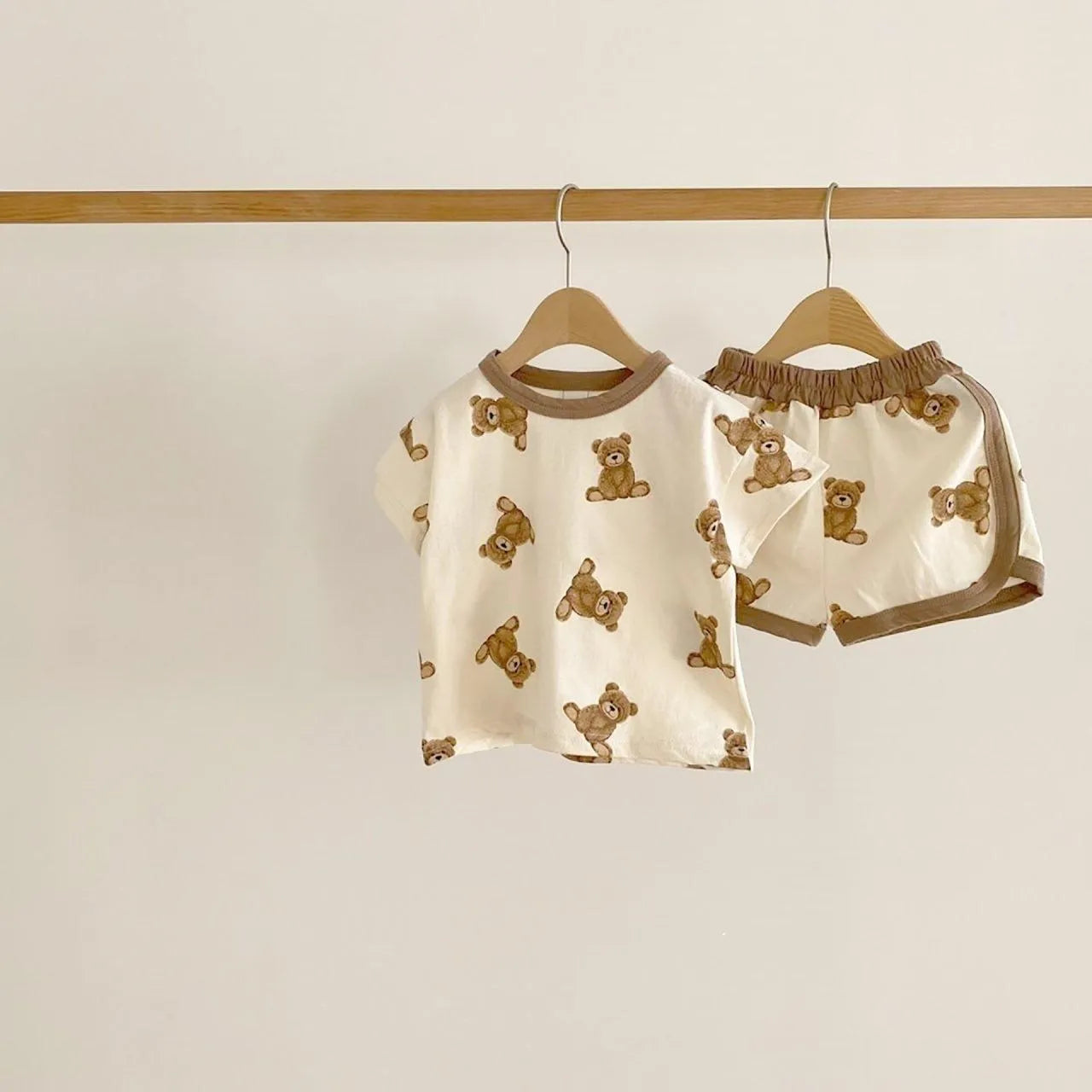 Two-Piece Bear Print Baby Outfit